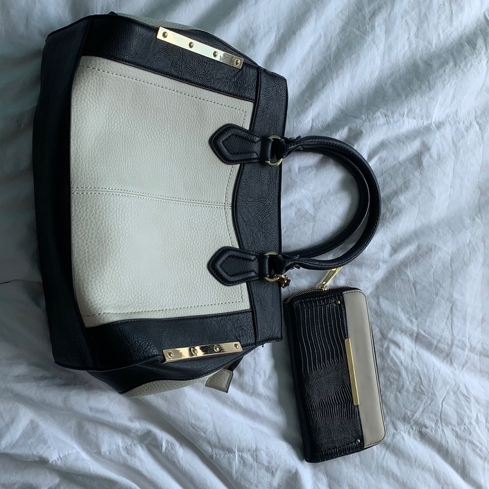 Also wallet and purse set